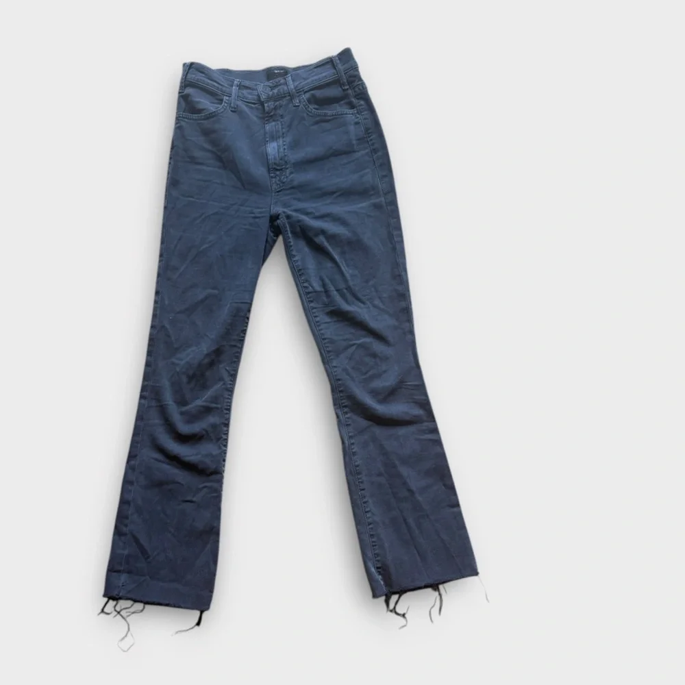 Mother High Waisted Rascal Ankle Fray in Chalk It Up